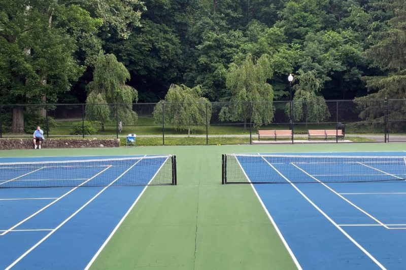 outdoor tennis courts essex county