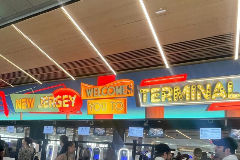 newark airport terminal a local businesses