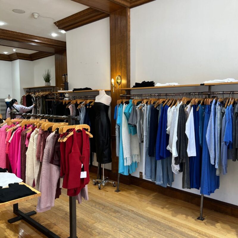 clothing store oasis montclair