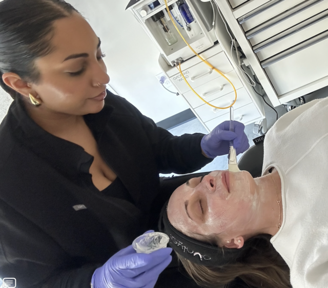 evolvehydrafacialmask