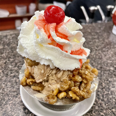 sundae holstens bloomfield