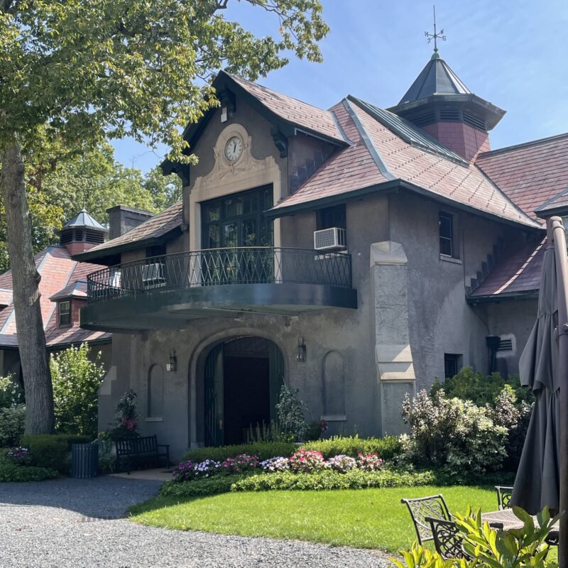 the rear entrance of gladstone