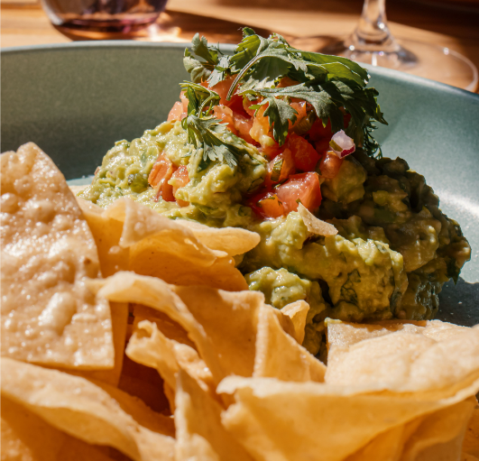 chips-guacamole-maize
