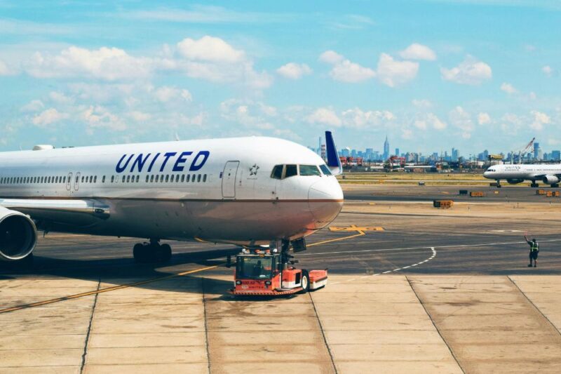 newart airport flight delay cancellation may 2025