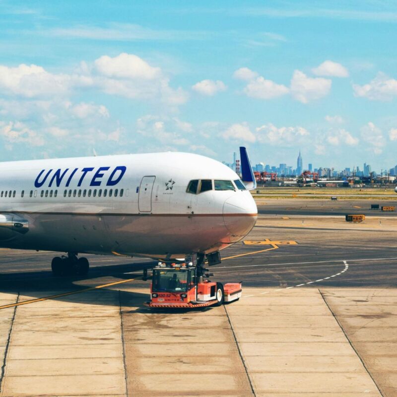 newart airport flight delay cancellation may 2025