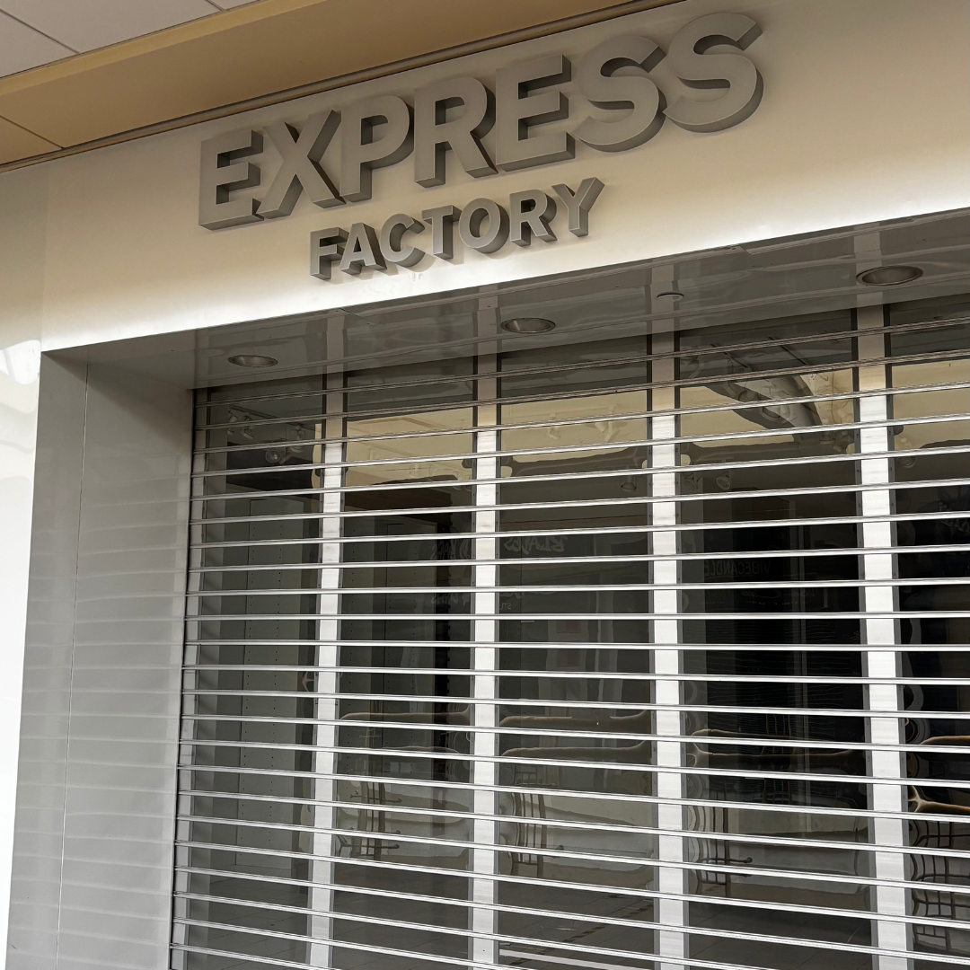 an empty storefront at livingston mall